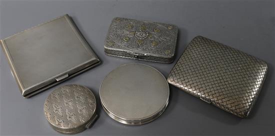 A silver cigarette case, a silver compact, an 800 box, an 800 cigarette case and a white metal snuff box.